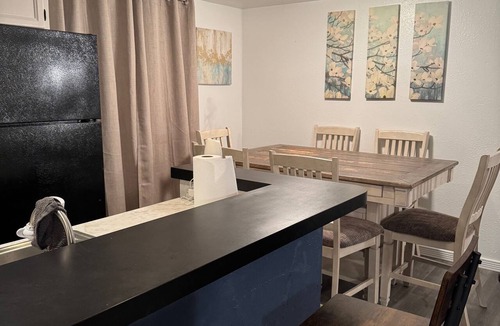 Cheyenne Apartment | 1 Bedroom + sofa bed, upstairs apartment with large seasonal porch