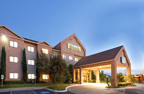 San Angelo Apartment | 1 King Studio w/Kitchen | Free Breakfast & Pool