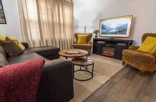 Delaware House | 1 Level| 0.4mi OWU |Patio|Free Parking|Quiet Street|0.2mi Downtown|W/D