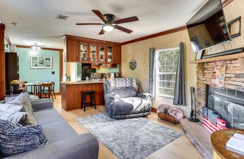 Old Town House | < 1 Mi From Suwannee River, Hideaway w/Lanai