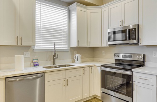 Tulane - Gravier House | 1 Mi to Caesars Superdome: Contemporary NOLA Abode