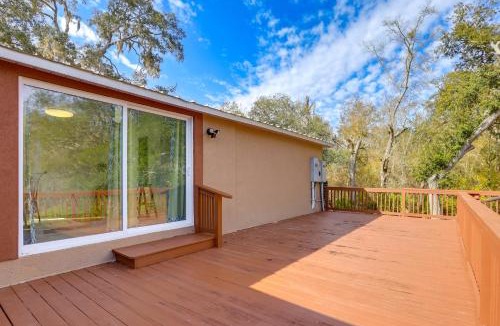 Fanning Springs House | 1 Mi to Fanning Springs! Home on Private Acreage