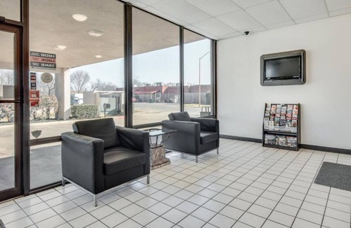 Longview Apartment | 1 Queen Bed | Non-Smoking, Kitchen, Sofa-Bed