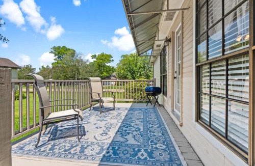 South Baton Rouge House | 10 Mins to Tiger Stadium South Burbank Bungalow