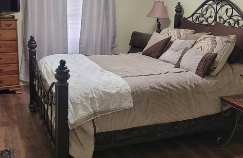 Azle House | 10 Minutes from Weatherford Lake, Wineries and Wedding Venue's