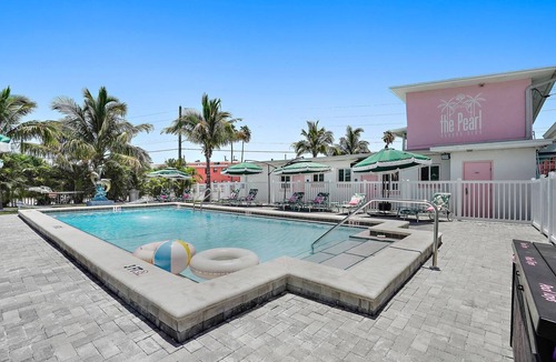 St. Pete Beach Condo | 106 King Suite 1 Bed/1 Bath - The Pearl Cabana Club
