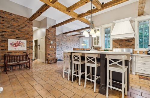 Norval House | 12 Acre Private Sport Resort & Spa Tennis Pickleball Sauna HotTub Pool Golf MAJOR INTERNATIONAL SPORTING EVENT