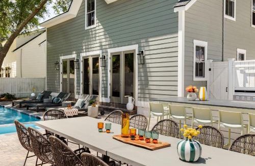 Thunderbolt House | 14BR Luxury Compound Private Pool Built-in spa