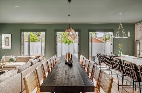 Thunderbolt House | 14BR Luxury Compound Private Pool Built-in spa