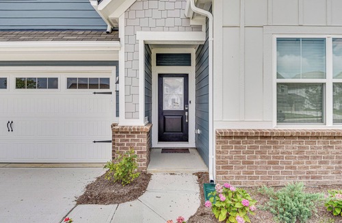 Avon Cottage | 16 Mi to Indianapolis: Group Getaway w/Pool Table