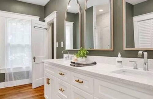 Mobile House | 1908 Myrtle · Stylish bungalow 5 Min drive to Downtown