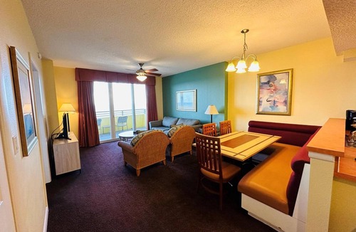 Seabreeze Historic District Resort | 1BD/Daytona - Condo w/Wide Open Ocean F U N!