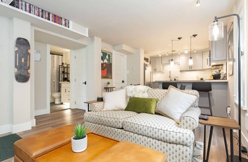 Madison Park Apartment | 1BR 1BA Madison Park - Garden - BBQ