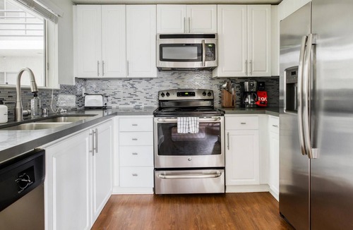 Pleasanton Apartment | 1BR Apartment in Pleasanton with Patio