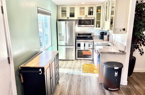 East Whittier House | 2-bed 1 bath guest unit @stayinwhittier