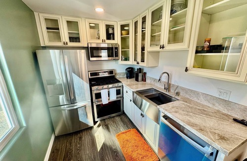East Whittier House | 2-bed 1 bath guest unit @stayinwhittier