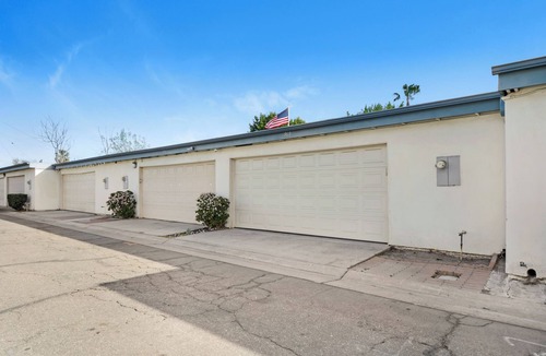 Northeast Anaheim Condo | 2 bedroom 1 bath beautiful condo in Placentia with WiFi, AC and two car garage