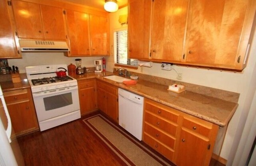 Donner Lake Woods Cabin | 2 bedroom, 2 bath, sleeps 6 adults. West End of Donner Lake DLR#021