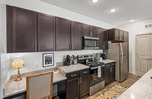 Winter Haven Apartment | 2-bedroom, 2-bath unit offers a family-friendly retreat just mins from LEGOLAND.