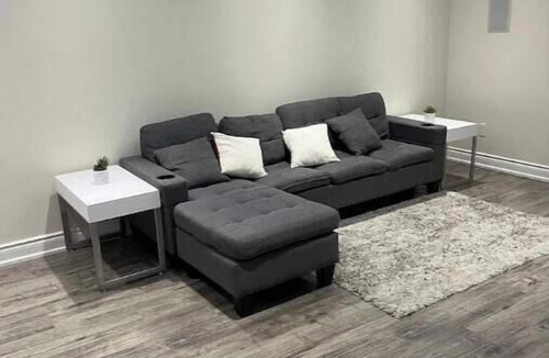 Mount Pleasant Apartment | 2-bedroom basement suite