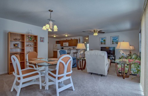 Fernandina Villa | 2 BEDROOM CUTE PATIO VILLA NEAR BROWNWOOD PADDOCK SQUARE THE VILLAGES FL