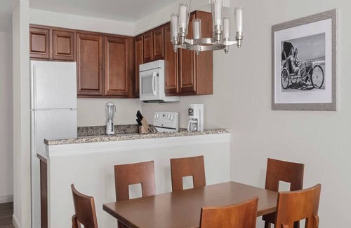 Seabreeze Historic District Condo | 2 Bedroom Lockoff Unit, Sleeps 8, 2 Living Areas, on Daytona Beach, Ocean Walk!