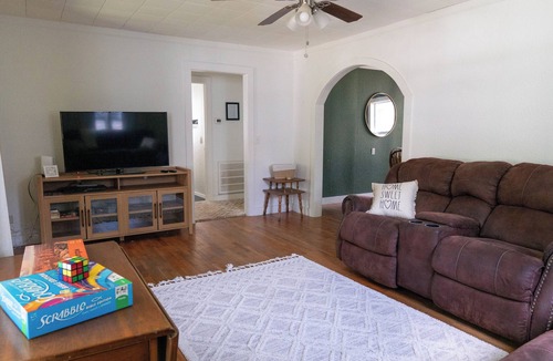 Harrison House | 2 Bedroom - Pet Friendly - Long Stay available- Close to Buffalo National River