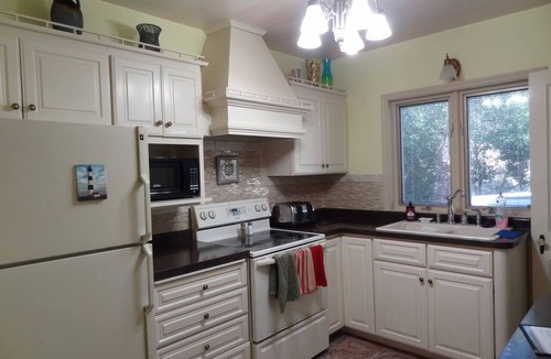 Kutzky Park House | 2 Blks St Marys 2 Main Fl Beds Bath CoveredByFaith