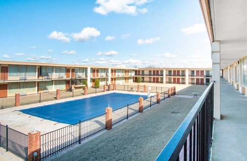 Central Oklahoma City Apartment | 2 Full Bed|Smk|Oklahoma City OK