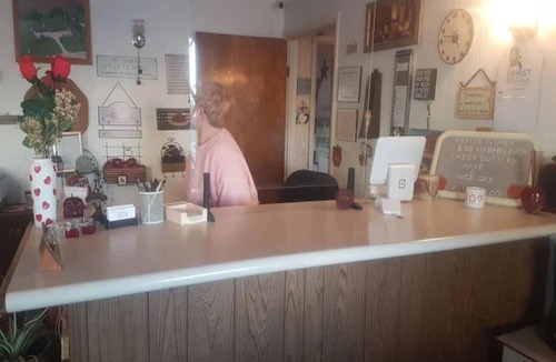 Eagle Grove Apartment | 2 Full Beds Non-Smoking