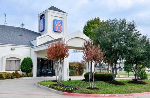 Plano Apartment | 2 Full Beds | Non-Smoking