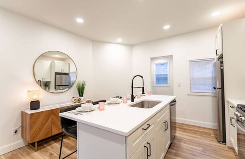 Mount Washington Villa | 2 King Beds | Easy City Access | Easy Parking