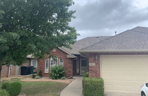 South Oklahoma City House | 2 King Beds on 19th st, Jacuzzi, Fireplace, Hulu/Netflix/Cable, and much more!