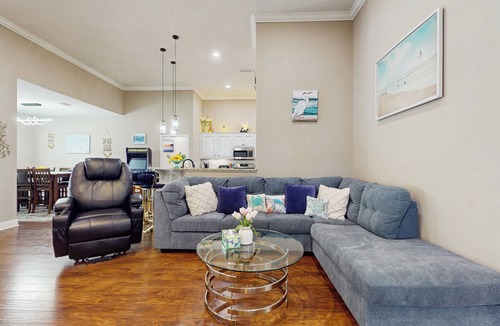 Navarre Cottage | 2 Mi to Beach! Group-friendly Navarre Getaway