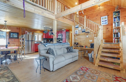 Casper Mountain Cottage | 2 Mi to Skiing: Casper Cabin w/Mtn Views!