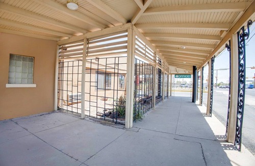 Lakeside Apartment | 2 Queen Bed|Smoking|El Paso TX