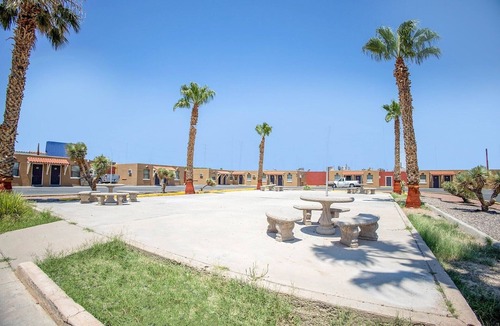 Lakeside Apartment | 2 Queen Bed|Smoking|El Paso TX