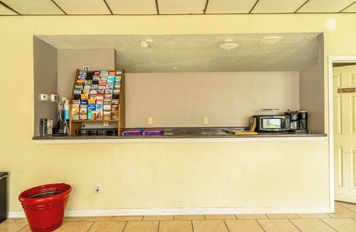 Livingston Hotel | 2 Rooms with 2 Full Beds - Easy Highway Access to Livingston Dining & Shops