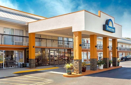 Wildwood Hotel | 2-Star Hotel ∙ Days Inn by Wyndham Wildwood I-75