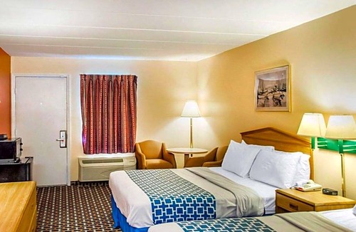 Franklin Hotel | 2-Star Hotel ∙ Econo Lodge Franklin