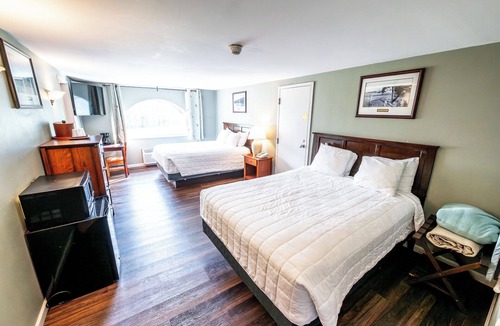 Shawnee On Delaware Hotel | 2 Units | Mountain Retreat | Refined Comfort & Scenic Views in a Serene Hideaway