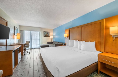 Seabreeze Park Hotel | 2 Units | Spacious Family Stay w/Ocean Views | Near Beaches & Top Hotspots