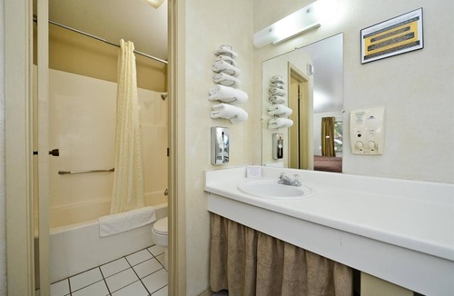 Junction Hotel | 2 Value-Pack Units w/Free Parking - Ideal for Family Weekend Adventures