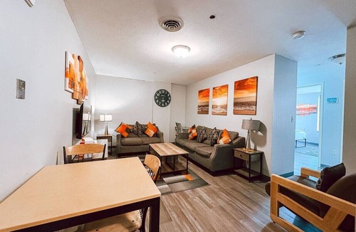 Downtown Pittsburgh Apartment | 2BR 2BA Downtown Apt | Water + City Views