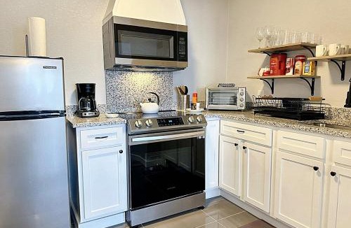 Central Oklahoma City House | 2BR Apt 8 mins OKC Fair Park #41A