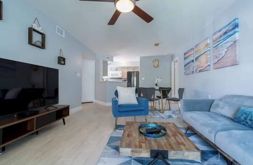 Ocean Side Village Condo | 2BR Beachside Condo + Pool & Hot Tub | Island Club