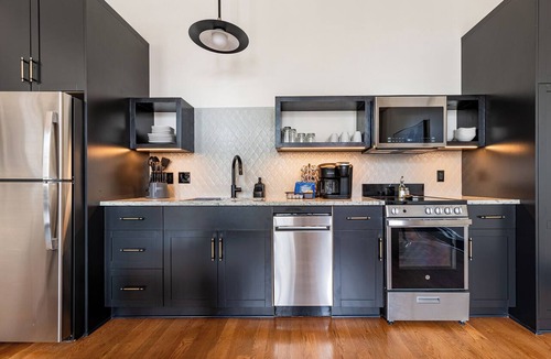 Central Business District Hotel | 2BR Great View Steps from French Quarter | The Mayfair