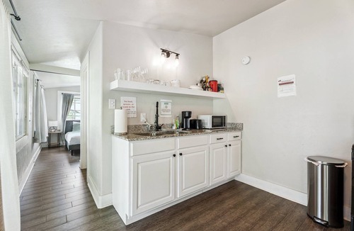 Midwest City Apartment | 2BR near Rose State & Tinker — guests come back for a second month #L2