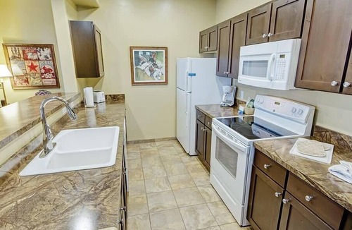 Heber Condo | 2br Unit Saddle Up for Western Outdoor Fun!