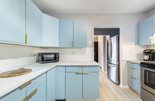 Brampton House | ✅3 Bdrm private home. King & 3 double beds.